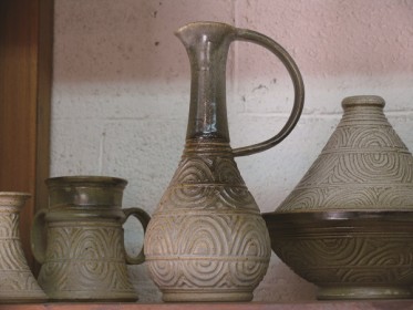 חומות חימר, אדם ואדמה, סטודיו לקרמיקה, אלון שבות