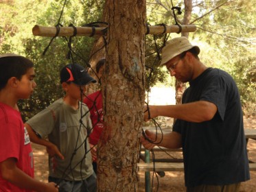 אצא לי אל היער, בוסתן בראשית, יער אגדות הילדים פעילות וטיול ביער, טל מנשה