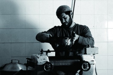 להריח שוקולד, הולי קקאו מפעל שוקולד, מעלה חבר